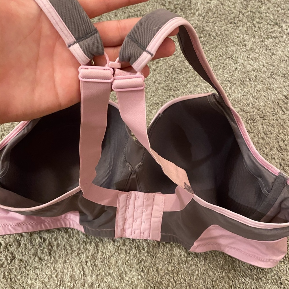 Sports bra - Picture 3 of 3